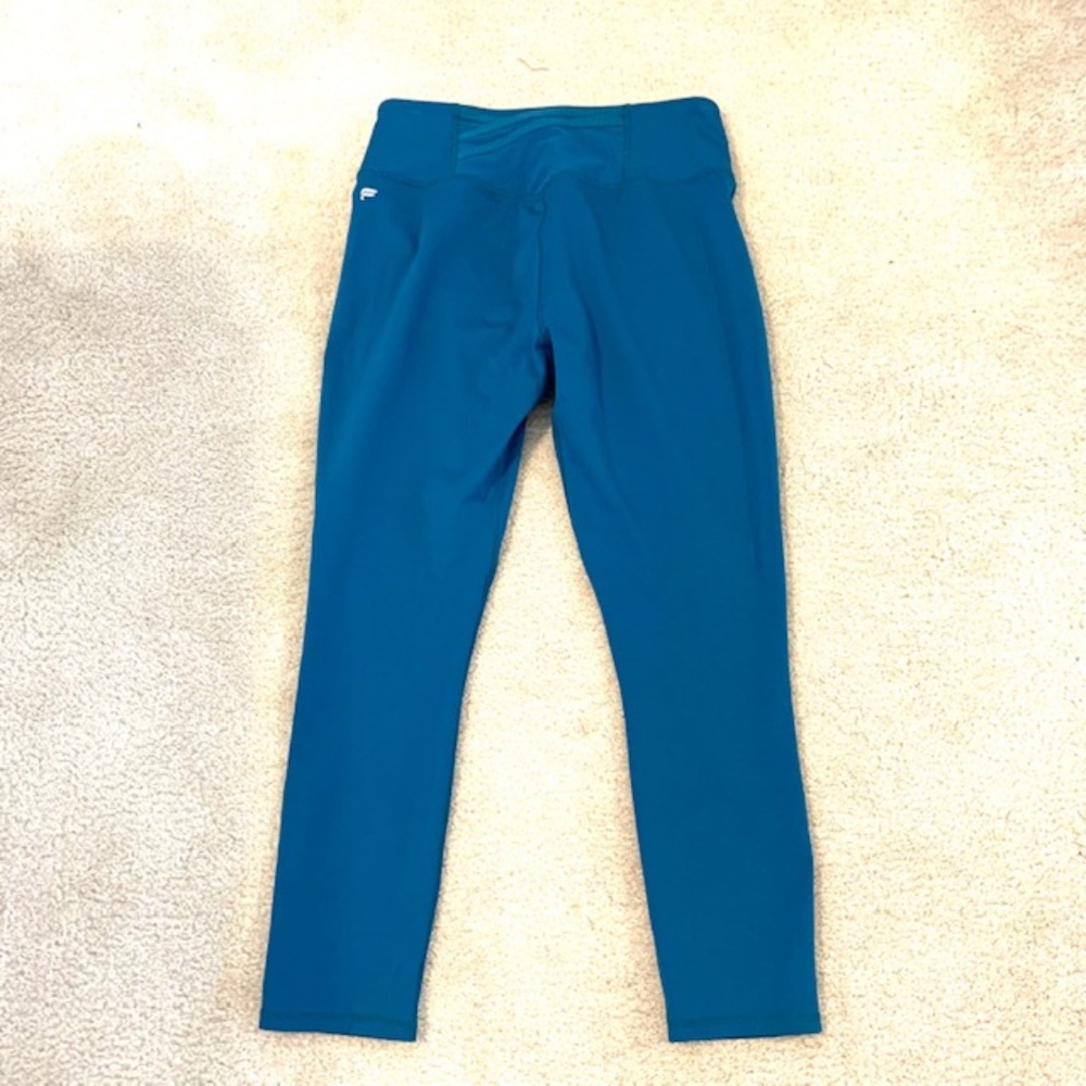 Fabletics Teal Blue/Green Capri Leggings with Back Waist Pocket - Medium